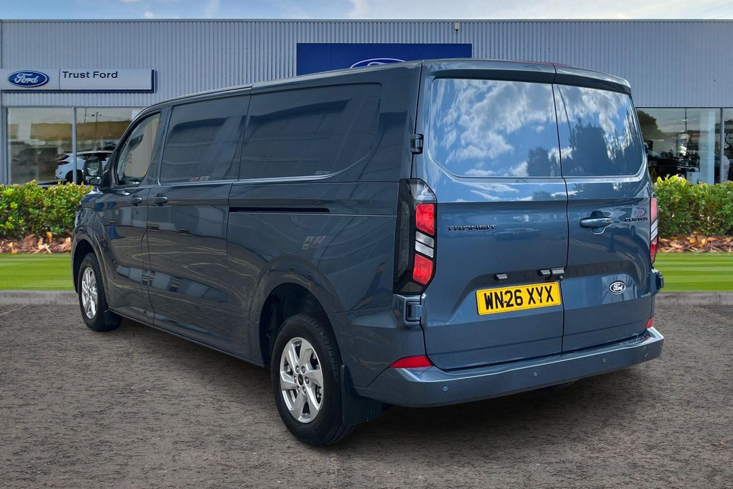 Ford TRANSIT CUSTOM Photo 1