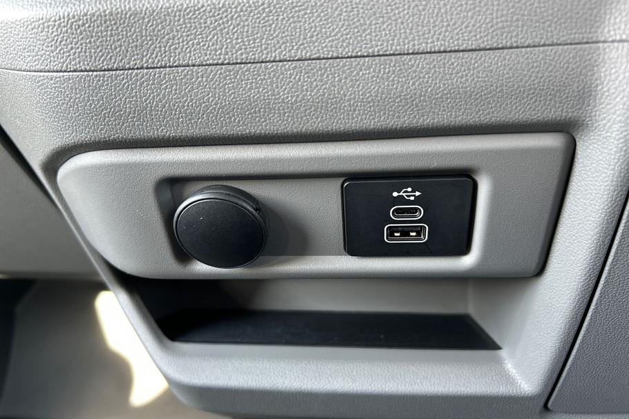 Used FORD TRANSIT CUSTOM WP75FYN 37