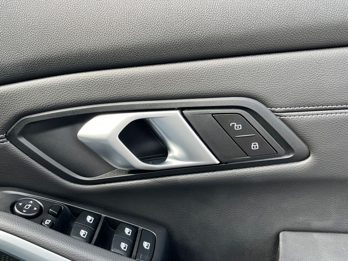 BMW 3 Series Photo 30