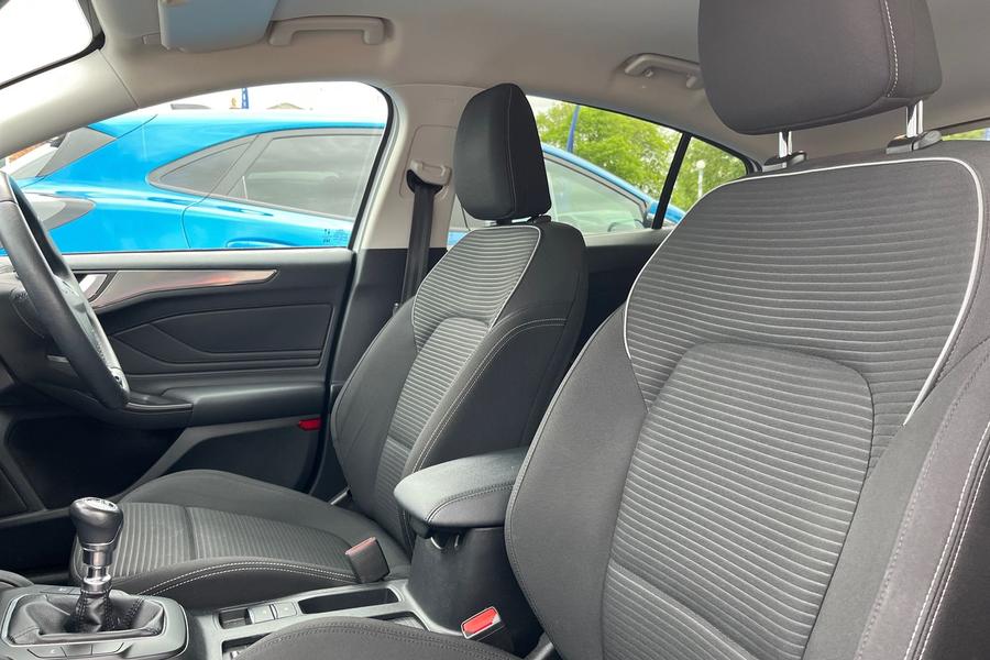Ford FOCUS Photo autoimg-51c99f55a094faa19dd9cbbc2120cc0990c115ee.jpg