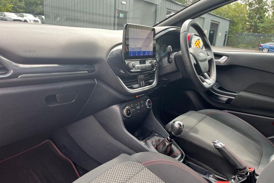 Ford FIESTA Photo autoimg-51caf58fdc73d2060f98579fca4165f45e61021d.jpg