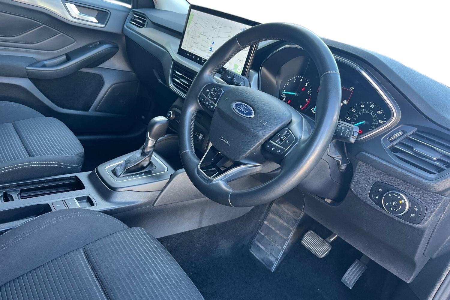 Ford Focus Photo 8