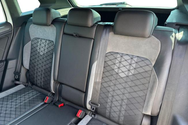 VOLKSWAGEN Tiguan Photo 9