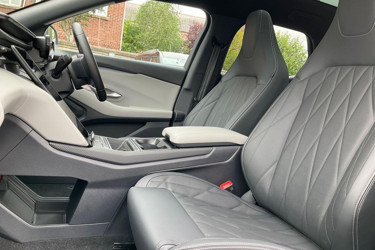 Ford Explorer Photo 18