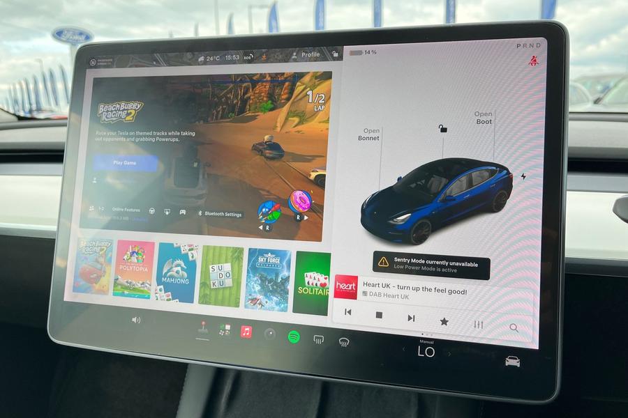 TESLA Model 3 Photo autoimg-51dd44eb2796cbc5b9d379cc0878d52be0a07da2.jpg