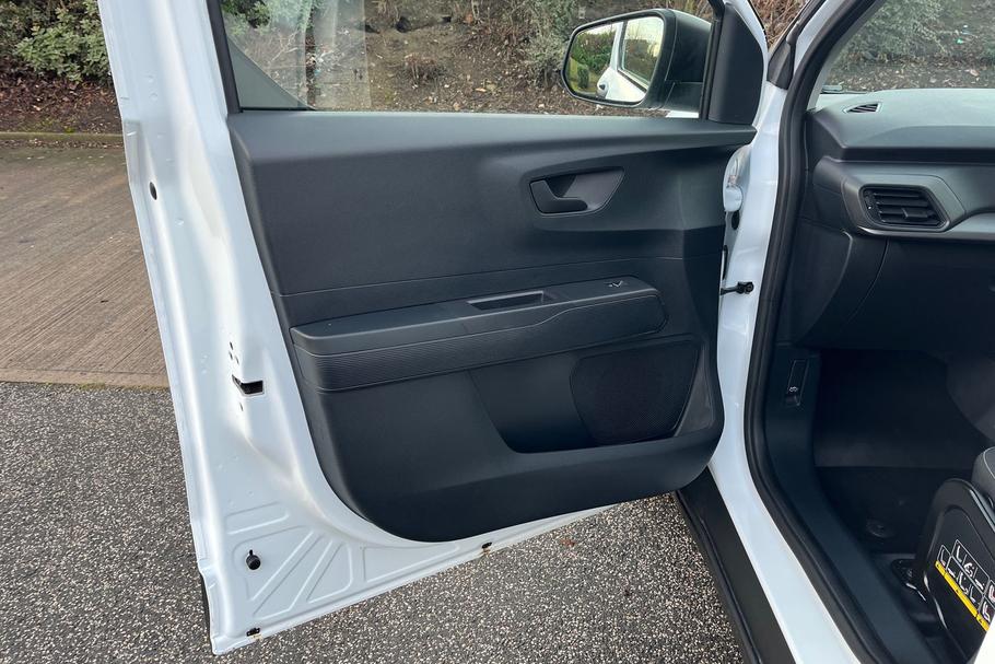 Used Ford E-TRANSIT COURIER YB75VCT 17