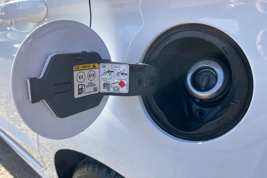 Ford KA+ Photo autoimg-51e6cdf421444325372ebd336d2031c1bc9b35c0.jpg