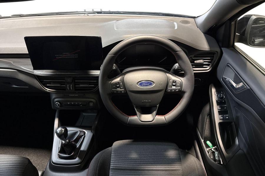 Ford FOCUS Photo autoimg-51e8d262ac945f454282012d977673c4ac488a83.jpg