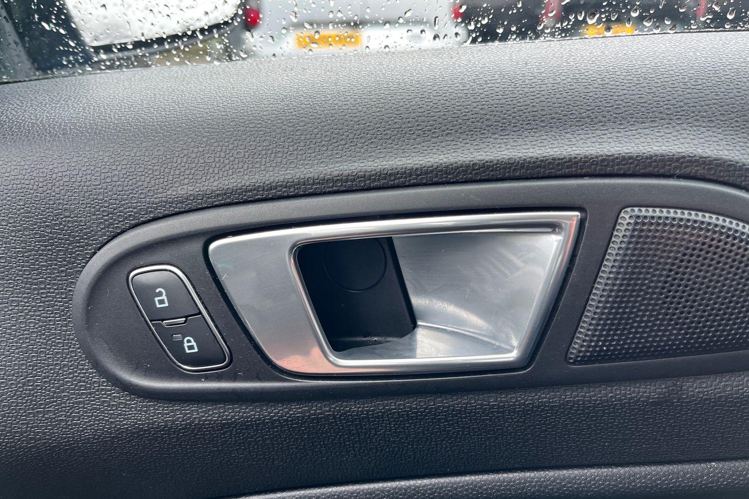 Ford ECOSPORT Photo 21