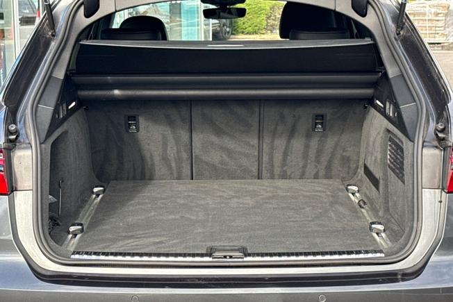 AUDI A6 Avant Photo 12