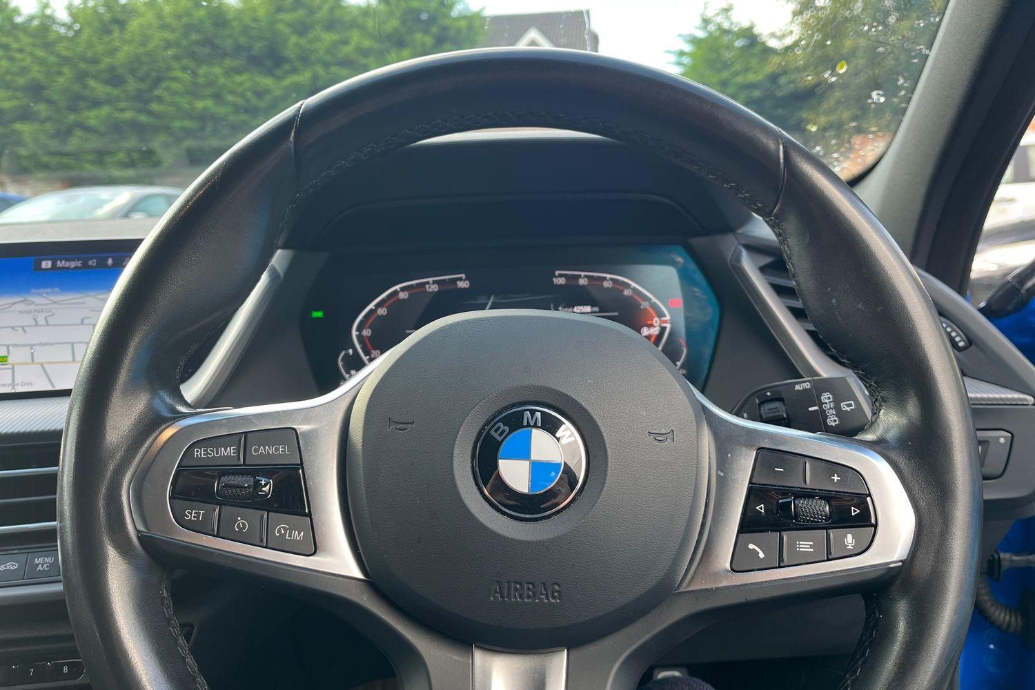 BMW 1 SERIES Photo 11
