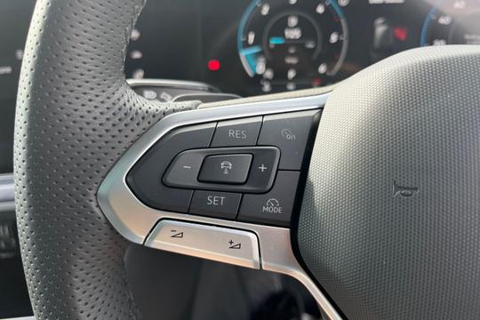 Volkswagen Touareg Photo autoimg-51f53145a915d7e23daf383bbc255f628724f73f.jpg