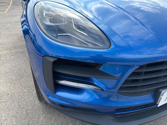 PORSCHE Macan Photo 19