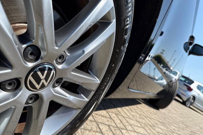 VOLKSWAGEN Touran Photo 22