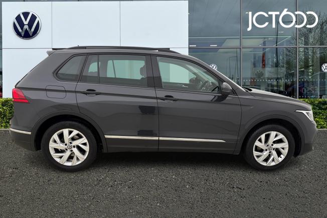 VOLKSWAGEN Tiguan Photo 4