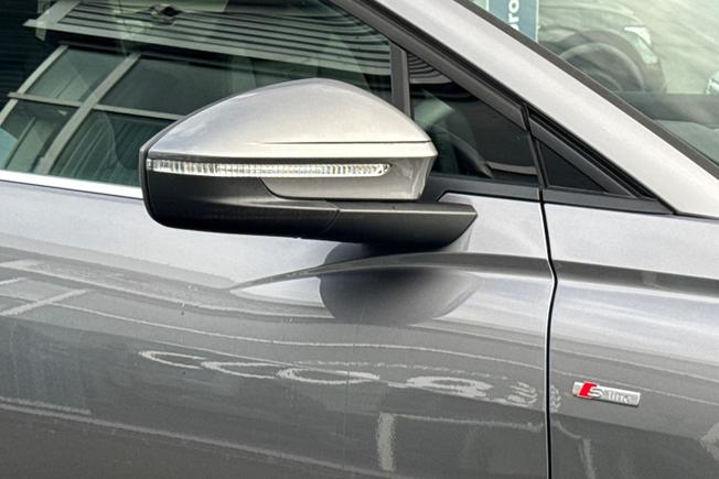 AUDI Q4 E-Tron Photo 20