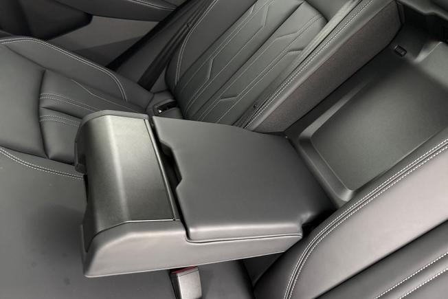 AUDI Q8 E-Tron Photo 28