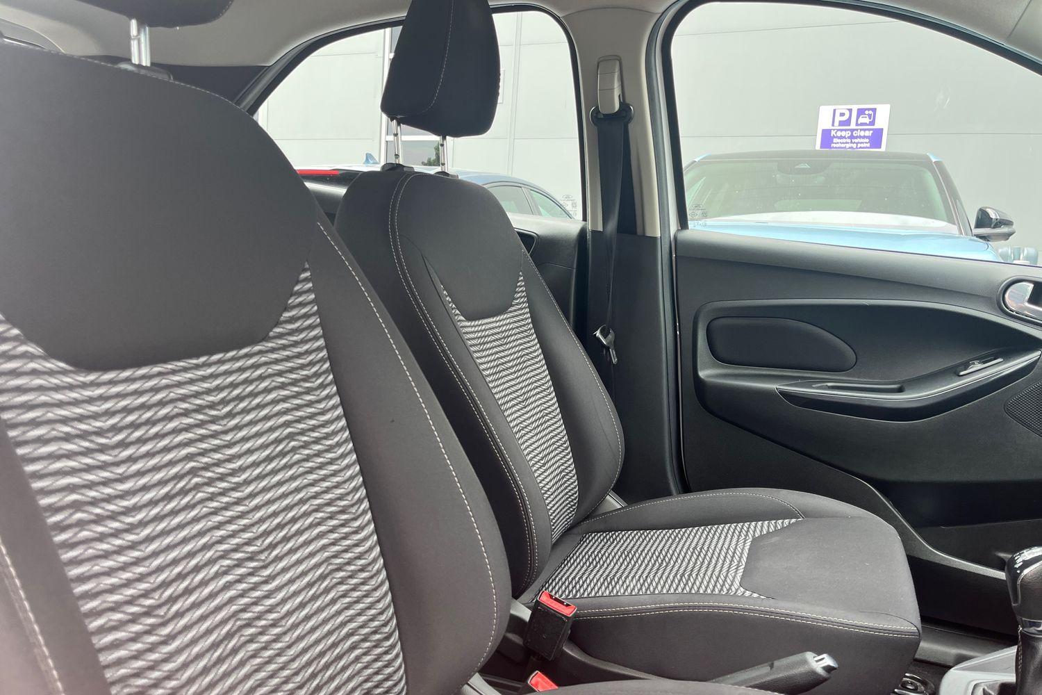 Ford KA+ Photo 16