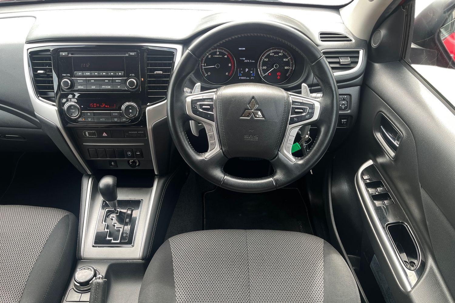 Mitsubishi L200 Photo 10
