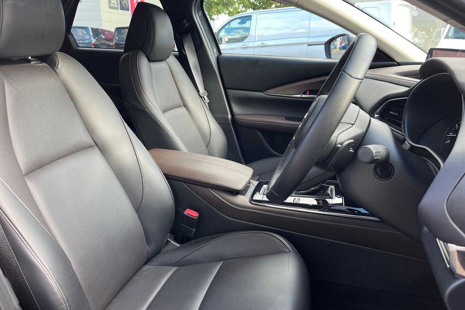 Mazda CX-30 Photo 16