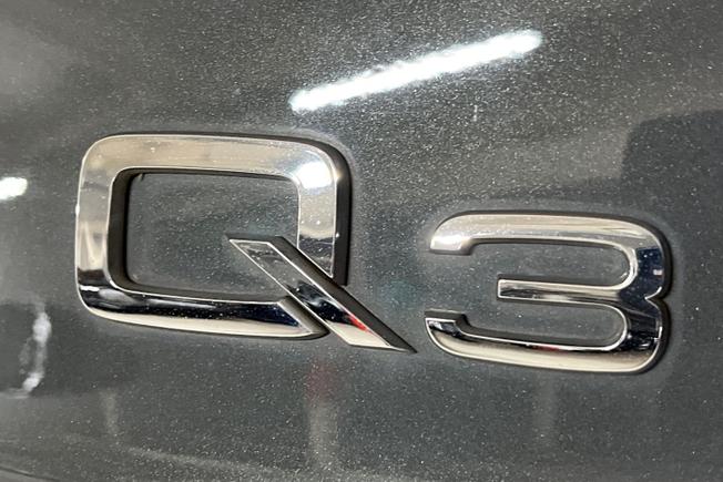 Audi Q3 Photo 36