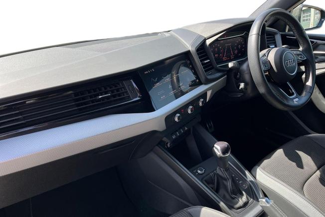 AUDI A1 Photo 2