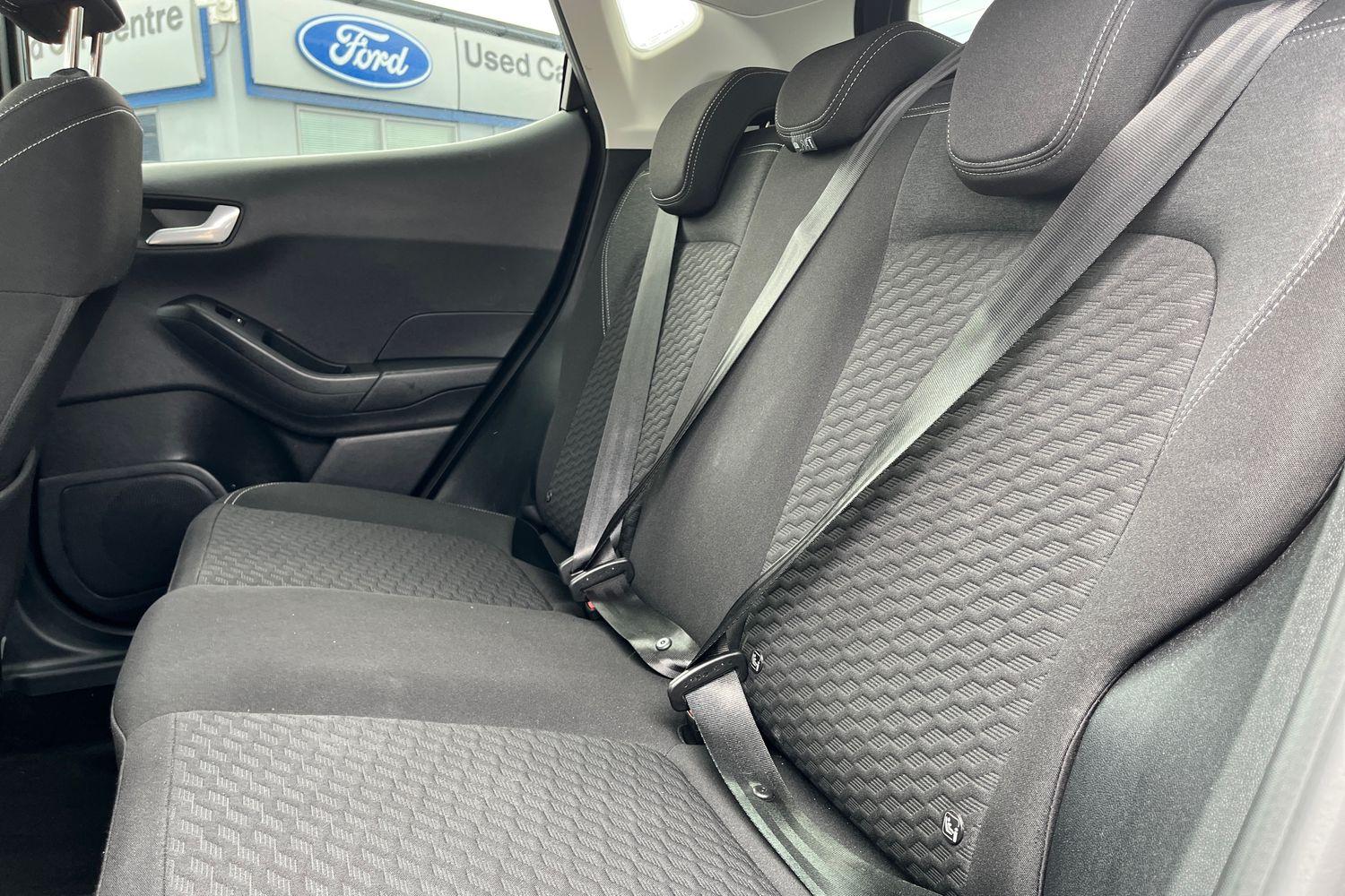 Ford FIESTA Photo 19