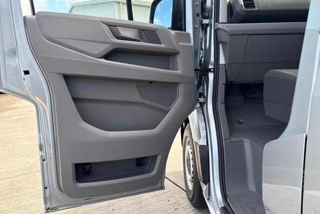 VOLKSWAGEN Crafter Photo 49