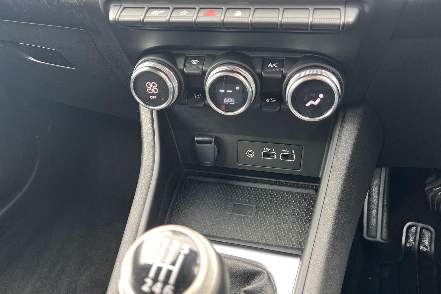 Renault CAPTUR Photo 27