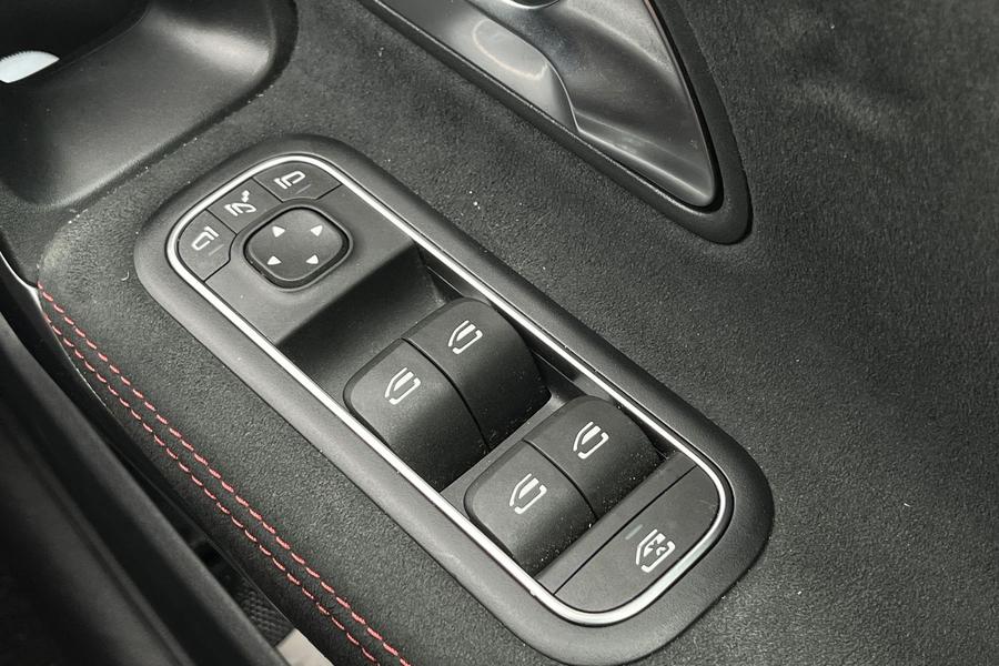 Mercedes-Benz A Class Photo autoimg-5224e5559373f4508e8140af58d383f034b11db3.jpg
