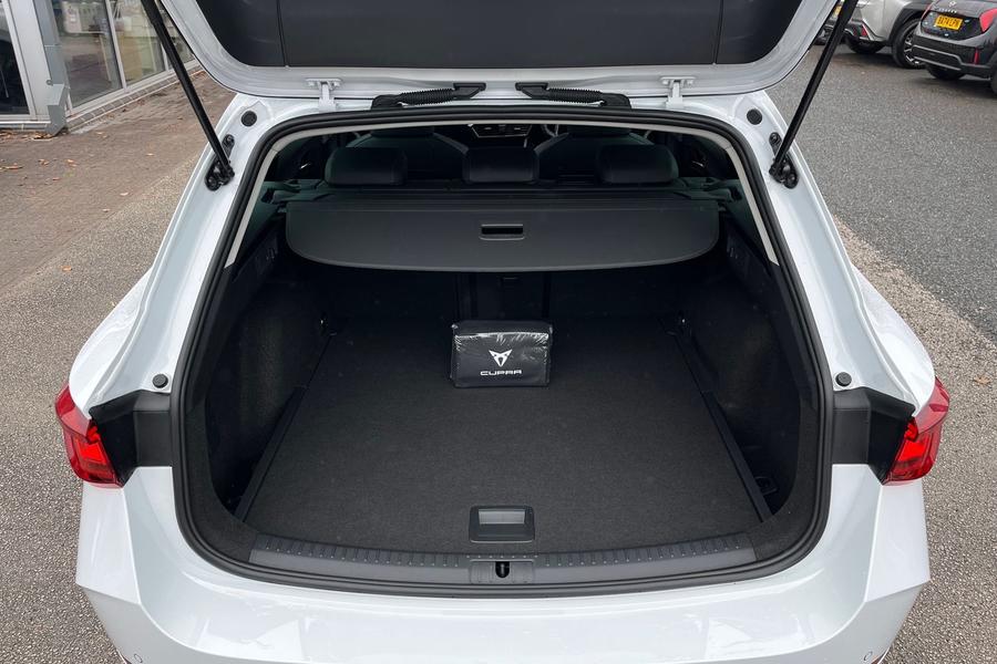 CUPRA Leon Photo autoimg-522a03a3d4cb2818b96d859b9b83b815211aa008.jpg