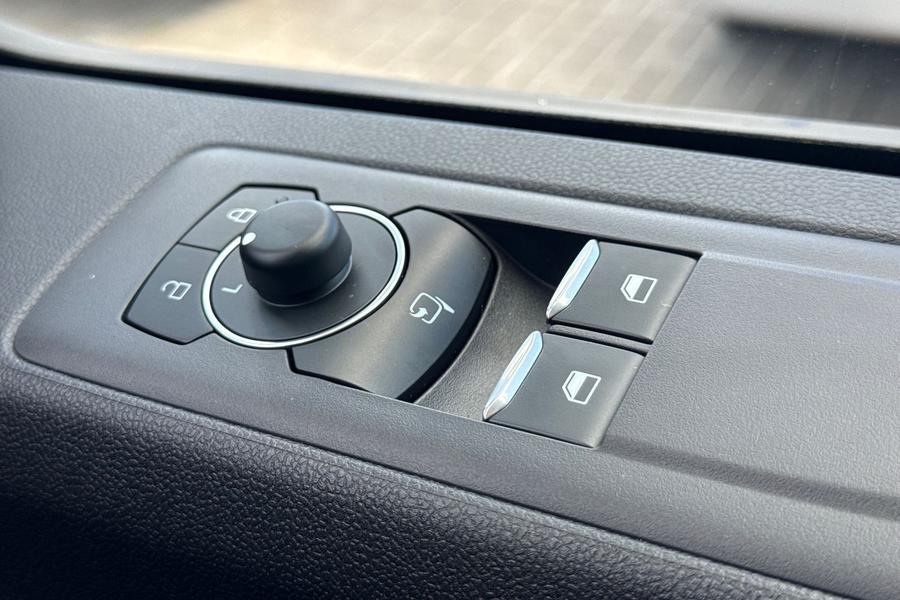 Ford TRANSIT CUSTOM Photo autoimg-522a41ad7663bb2063240ce22e50a0672b0a76fc.jpg