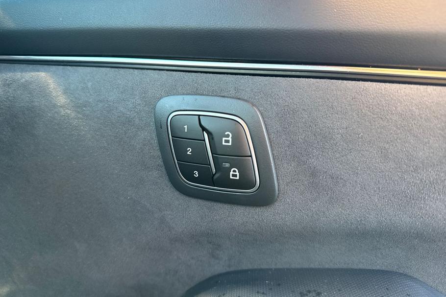 Used Ford MUSTANG MACH-E 31