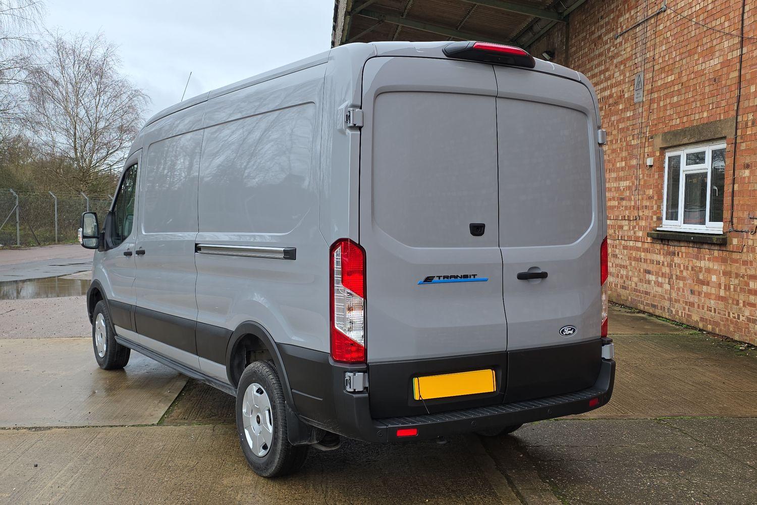 Ford E-TRANSIT Photo 1
