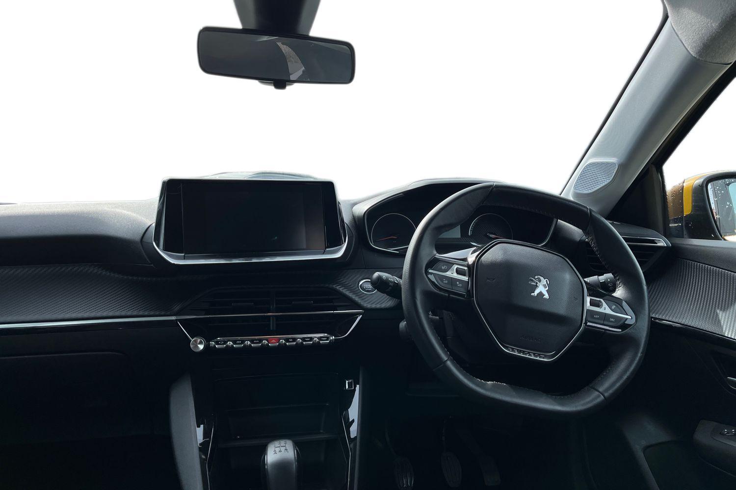 Peugeot 208 Photo 9