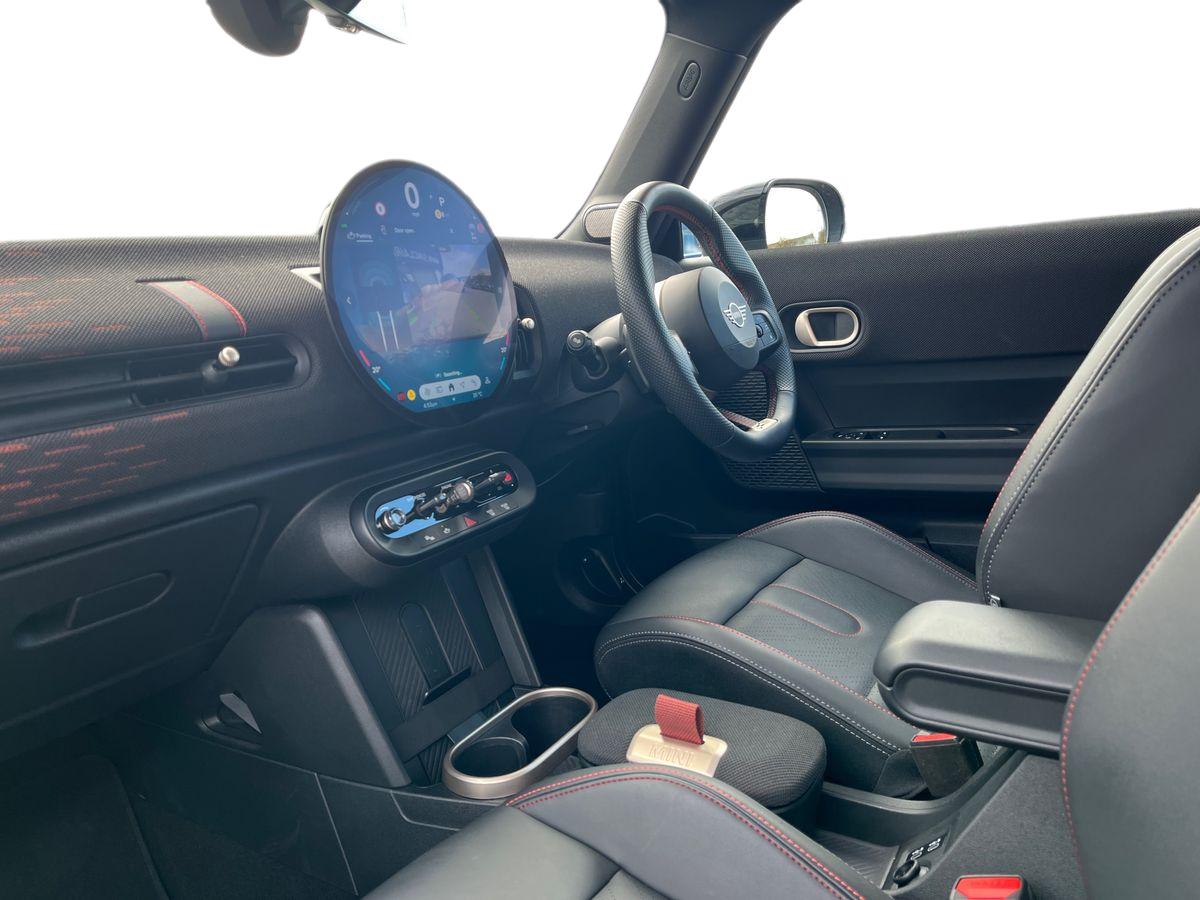 MINI Cooper Photo 2