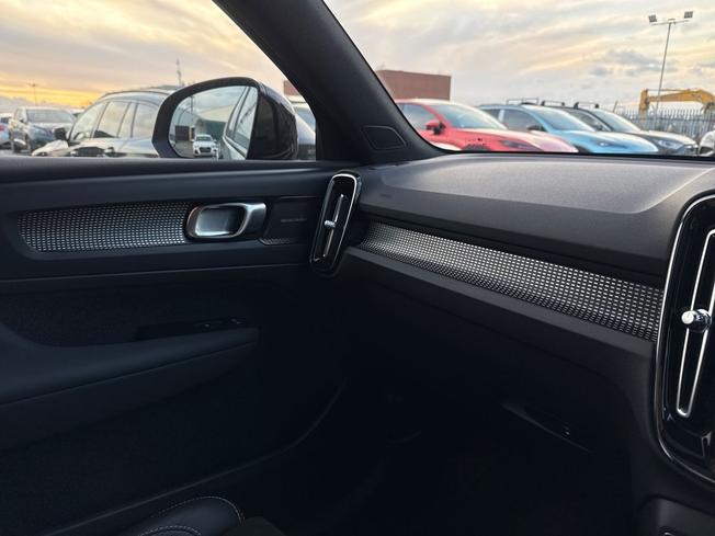 VOLVO Xc40 Photo 48