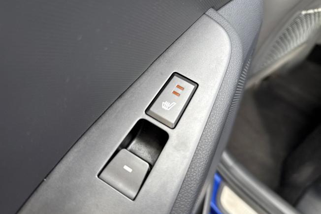 HYUNDAI IONIQ Photo 28