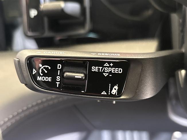 PORSCHE Taycan Photo 37