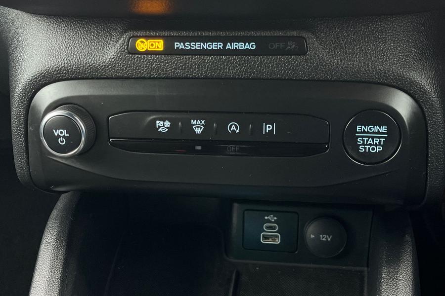Ford FOCUS Photo autoimg-524af15577469c25877806d1ac9d0c41feaa24ee.jpg