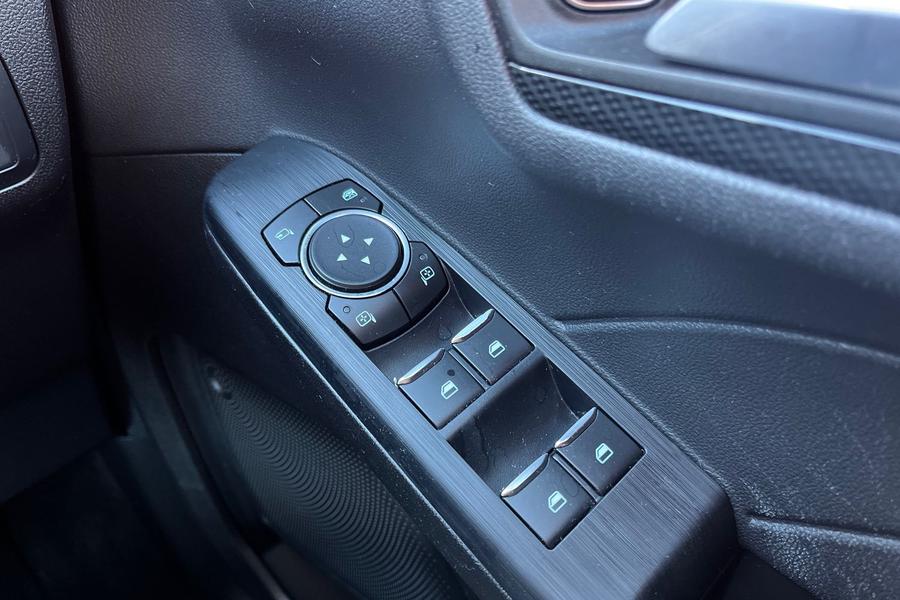 Ford KUGA Photo autoimg-525001dc0f916ad2777f1d30d79ece4395828466.jpg