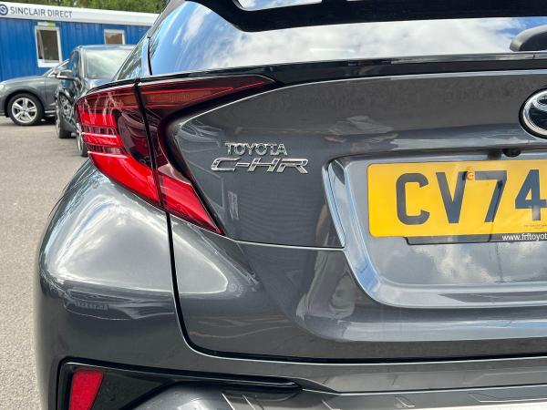 Toyota C-HR Photo autoimg-52504f0e28b1d3a6aff653a76a48b72d5810c2bc.jpg