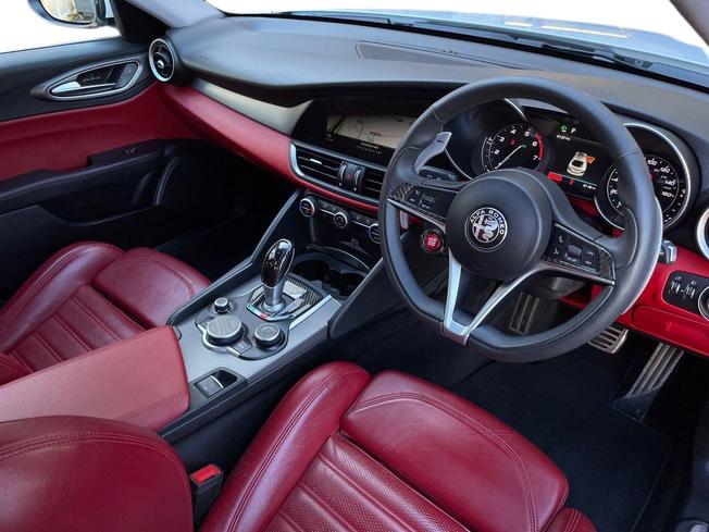 ALFA ROMEO Giulia Photo 6