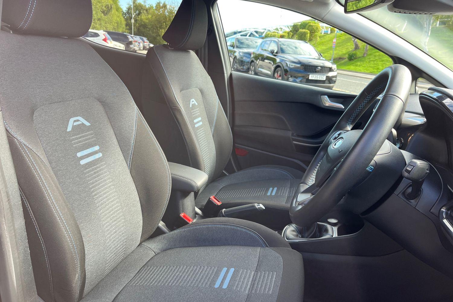Ford Fiesta Photo 16