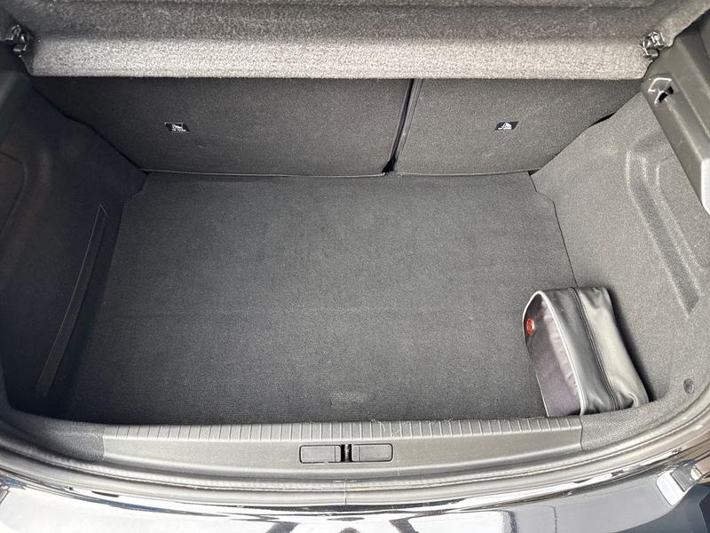 Used Peugeot 208 NU22EOR 33