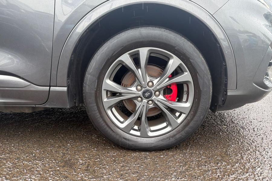 Ford KUGA Photo autoimg-526377858edf182ea9ee779de5d5bef8a4eaa036.jpg