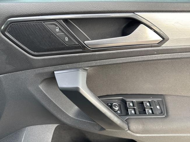 VOLKSWAGEN Tiguan Photo 29