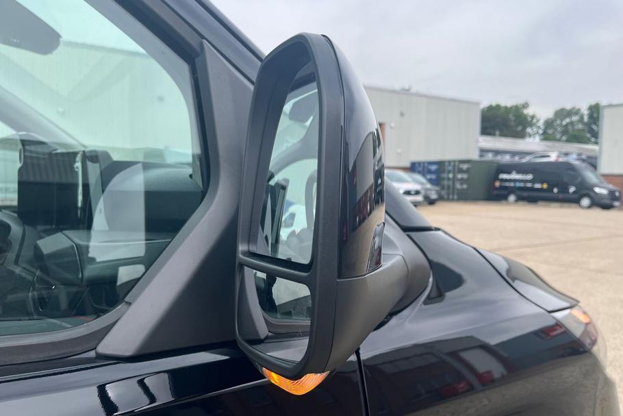 Used Ford TRANSIT CUSTOM MT75FFH 37