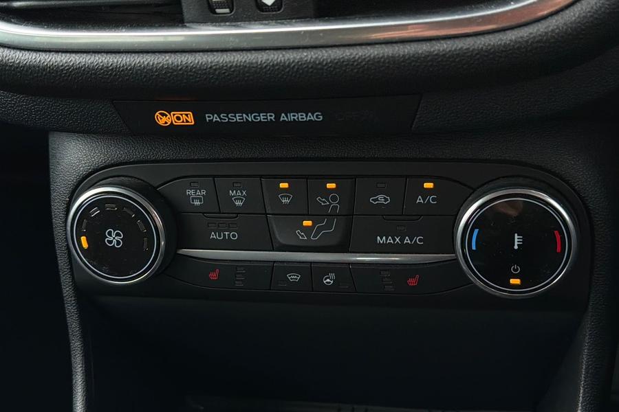 Ford FIESTA Photo autoimg-526d62a182aadcd17a42a0a01a035cc2413bd374.jpg