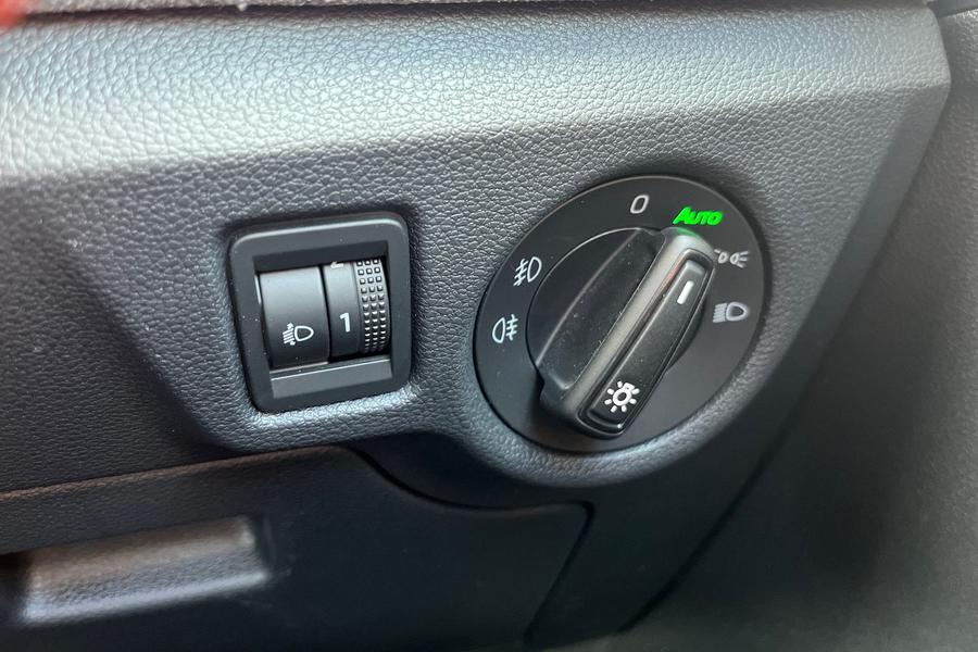 Skoda KAMIQ Photo autoimg-526f6522fa8e6eae5877950bb781d4362228d456.jpg